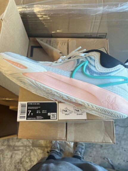 Kyrie Shoes 250 pairs per pallet