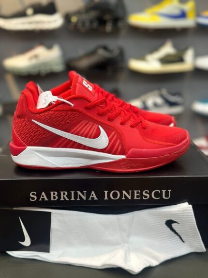 Kyrie Shoes 200 pairs per pallet.